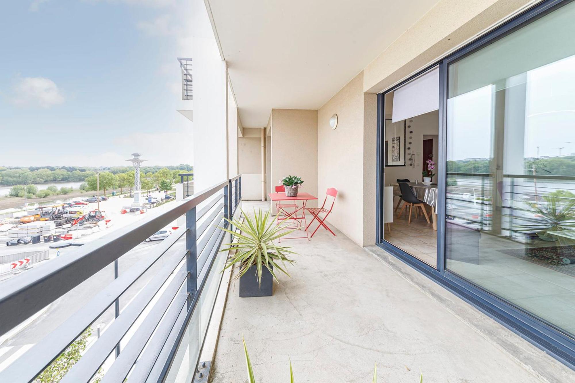L'Aragon Wifi Balcon Vue La Maine Lägenhet Angers Exteriör bild
